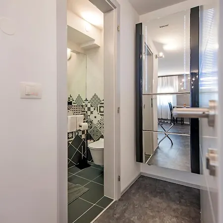 Gostinjska kuća Santa Lucia 4*